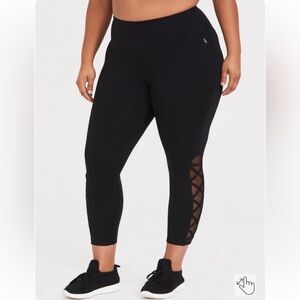 Torrid 1x Black Crop Lattice Legging - Performance Core